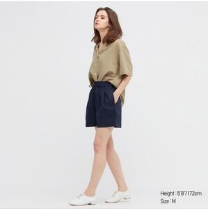 Uniqlo Paperbag Navy Linen Shorts in size L